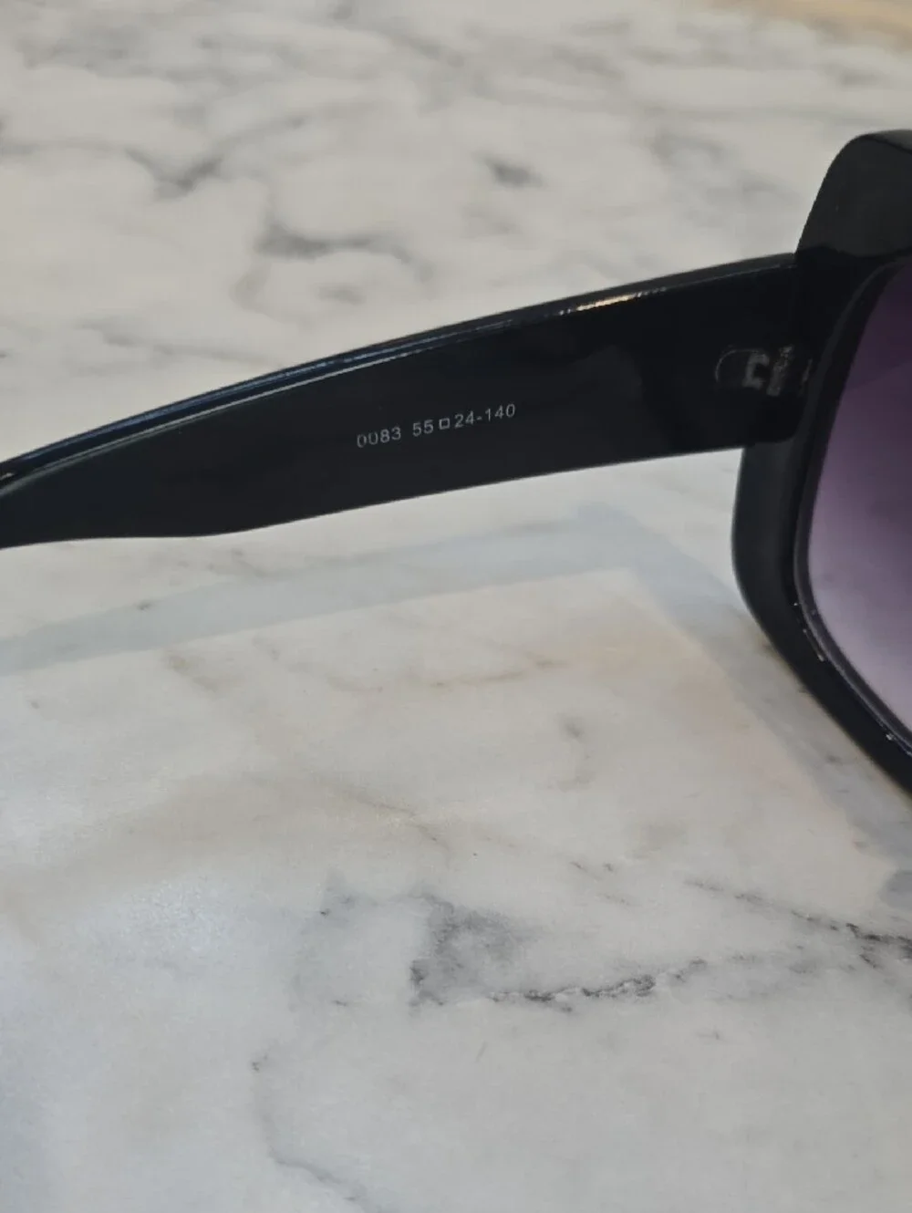 Gucci Black Square Sunglasses with Gold GG Emblem and Gradient Lenses